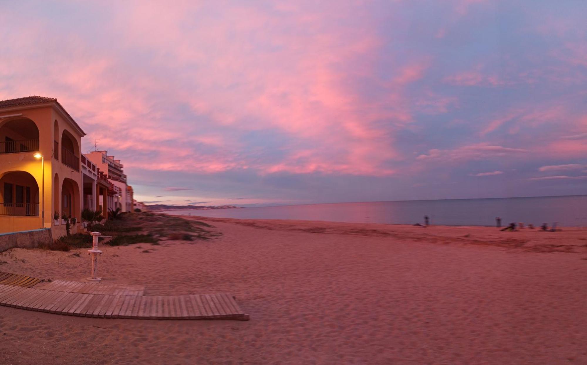 Sunset Room At Front Beach - Habitacion En La Playa Piso Privado Tavernes de Valldigna Esterno foto